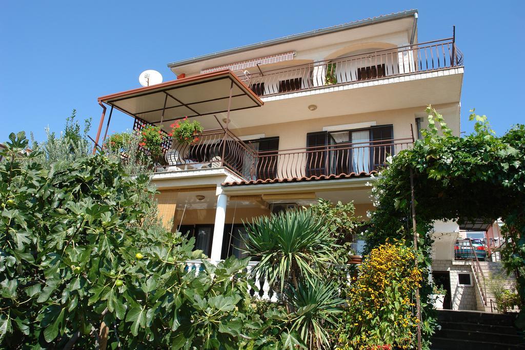 Apartment Dokic Crikvenica Eksteriør billede